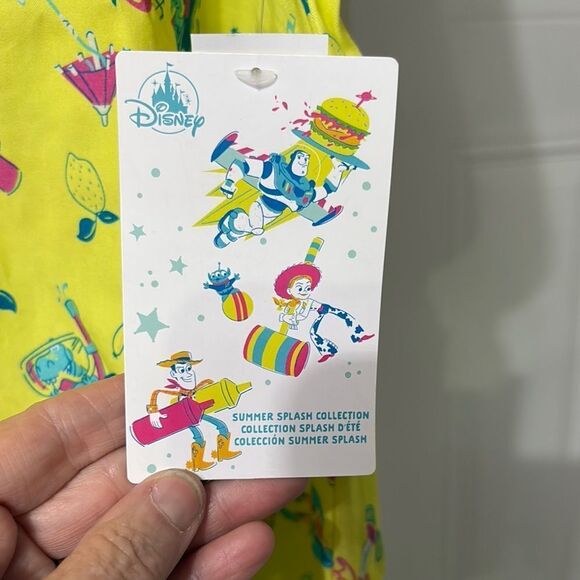 NWT Disney Toy Story Print Women’s Blouse, Bright Yellow Size XL - Picture 3 of 6